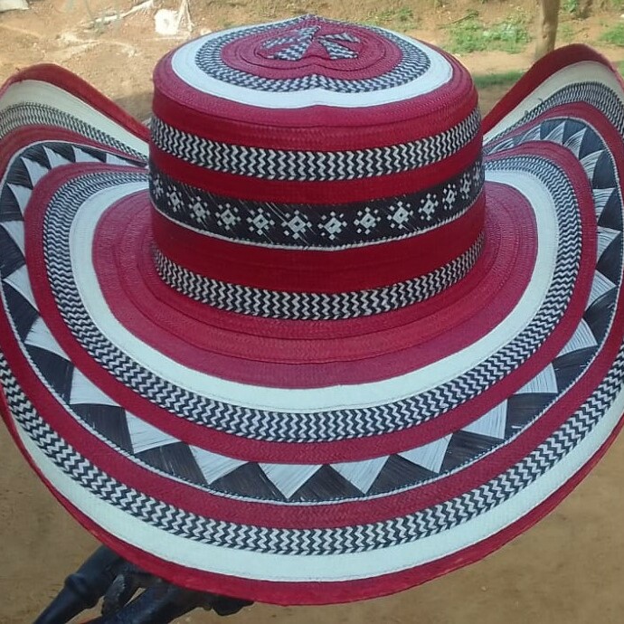sombrero vueltiao tricolor con pedacitos